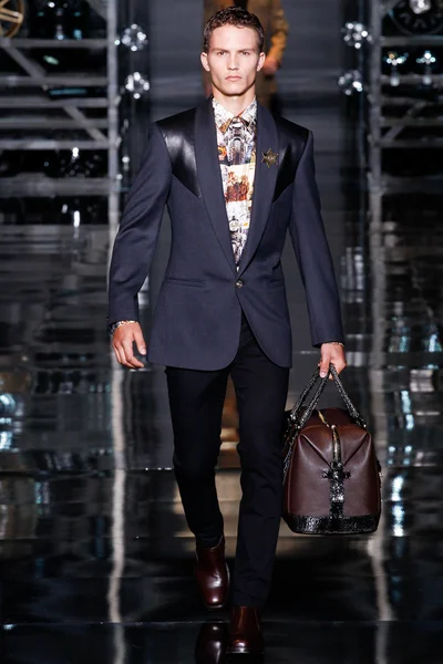 Look 5